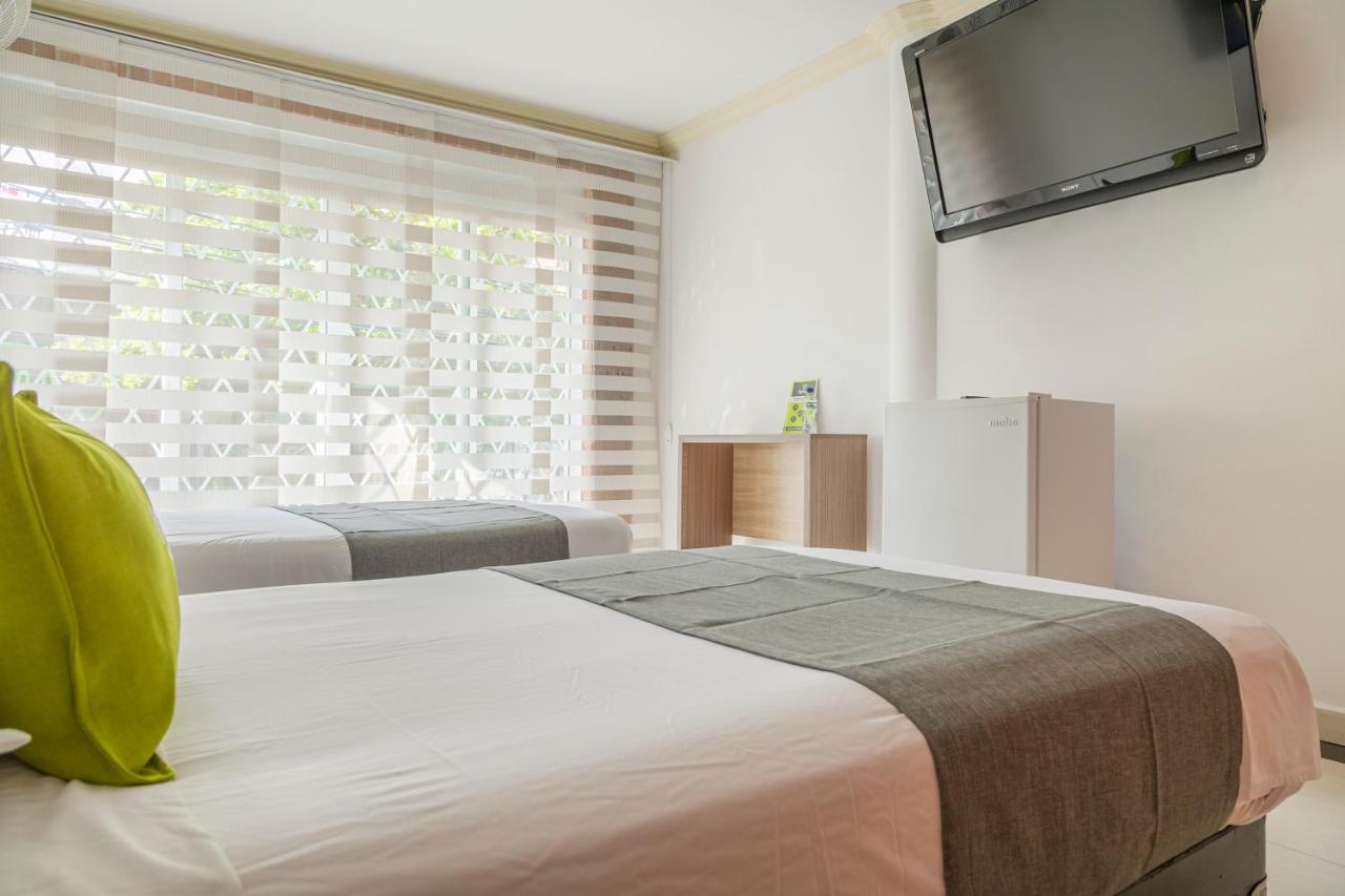 Hotel Boutique Laureles Home - Ayenda 1258 (Adults Only) Медельин Экстерьер фото