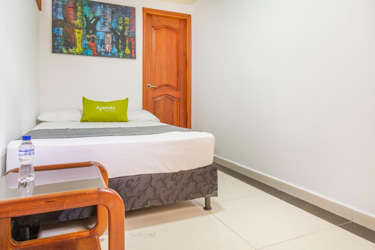 Hotel Boutique Laureles Home - Ayenda 1258 (Adults Only) Медельин Экстерьер фото