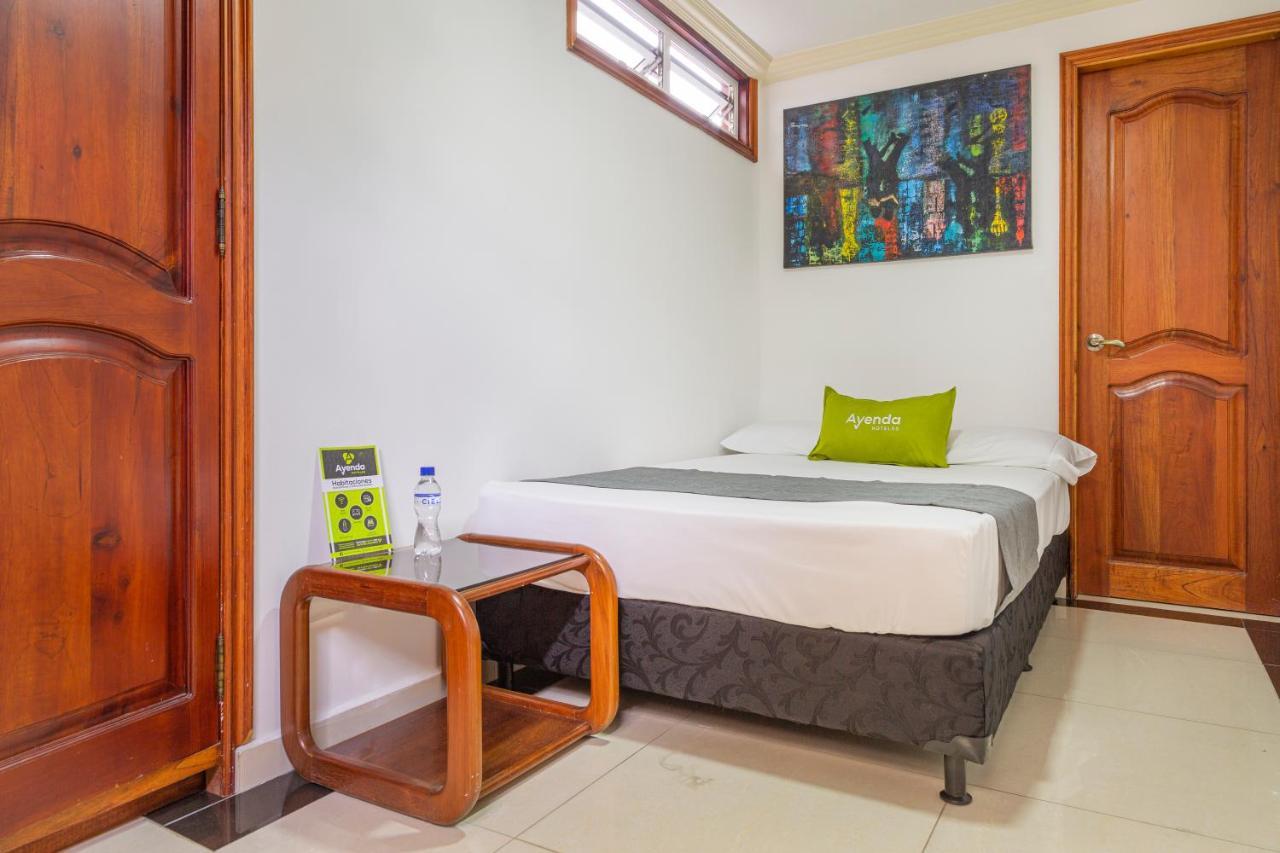 Hotel Boutique Laureles Home - Ayenda 1258 (Adults Only) Медельин Экстерьер фото